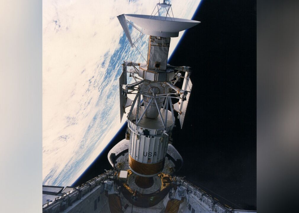 1989: First probe launched from a shuttle